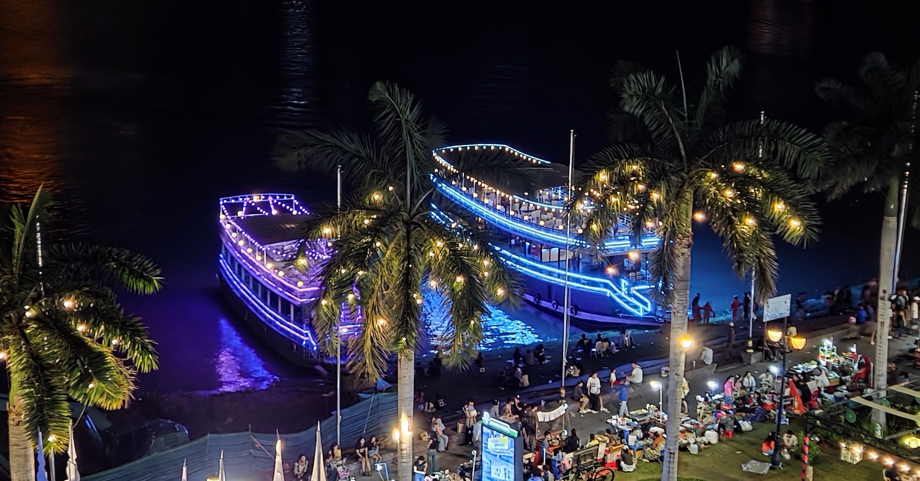 Riverside Ferries.jpg