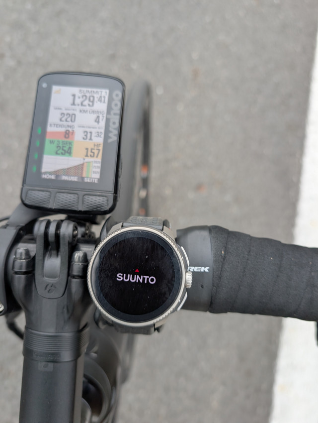 Suunto Race crashing