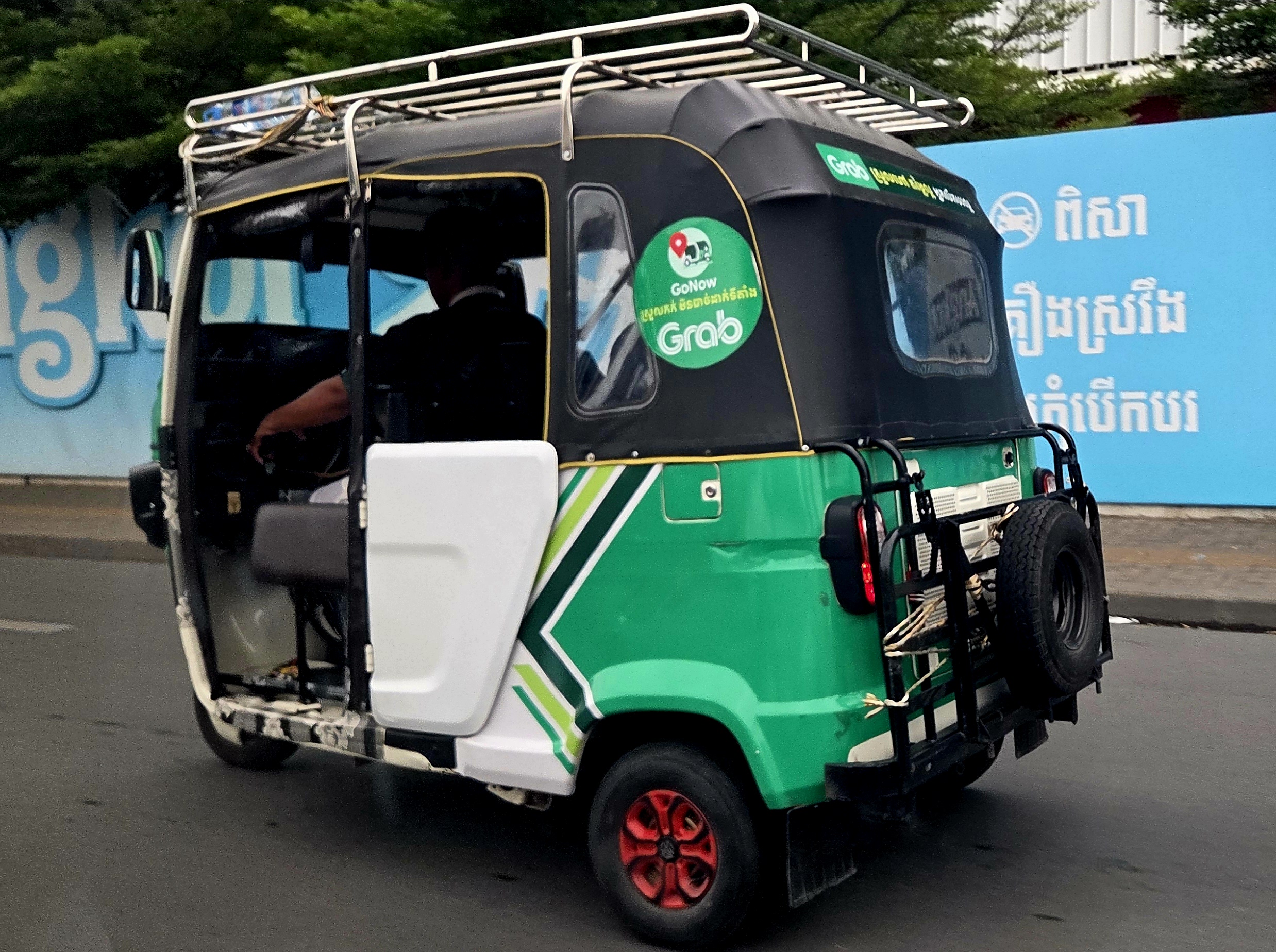 Transportation Grab Tuk Tuk 1.jpg