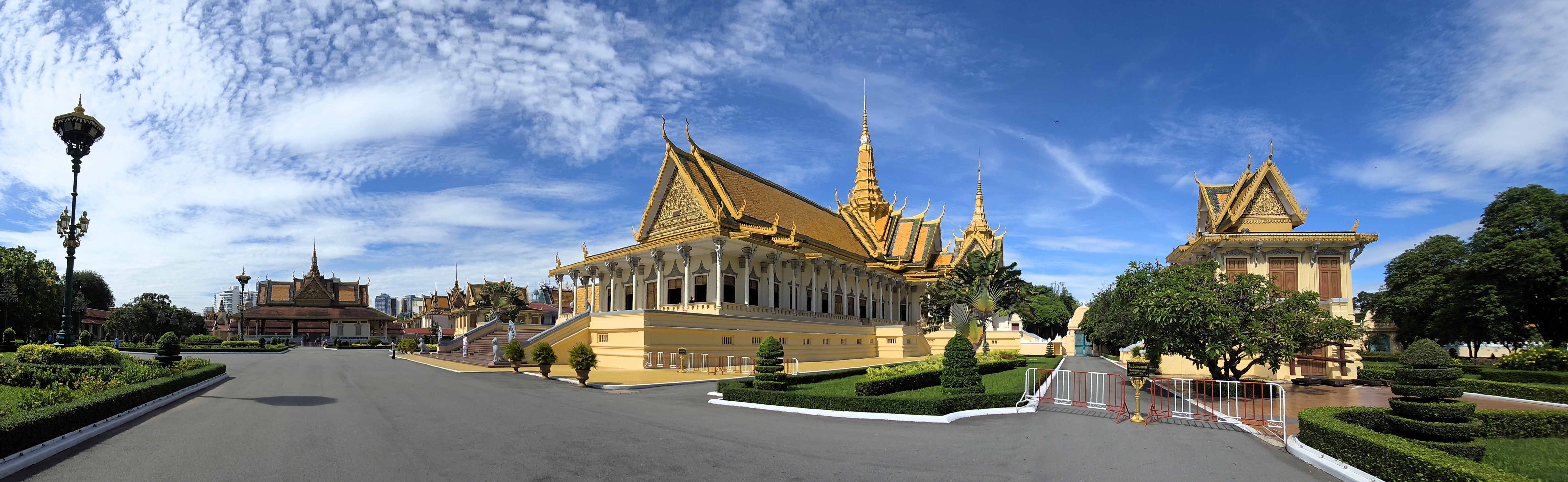 Royal Palace Phnom Penh 1.jpg
